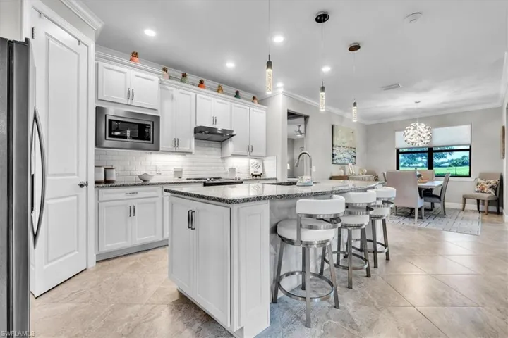 -featuring soft close cabinets and pull outs