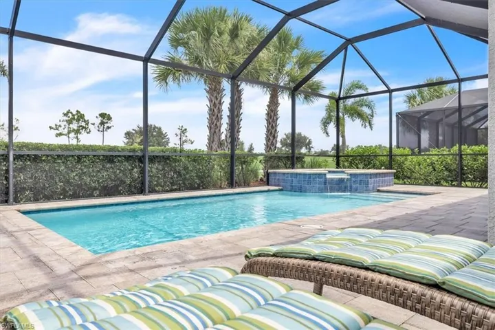Heated saltwater pool/spa