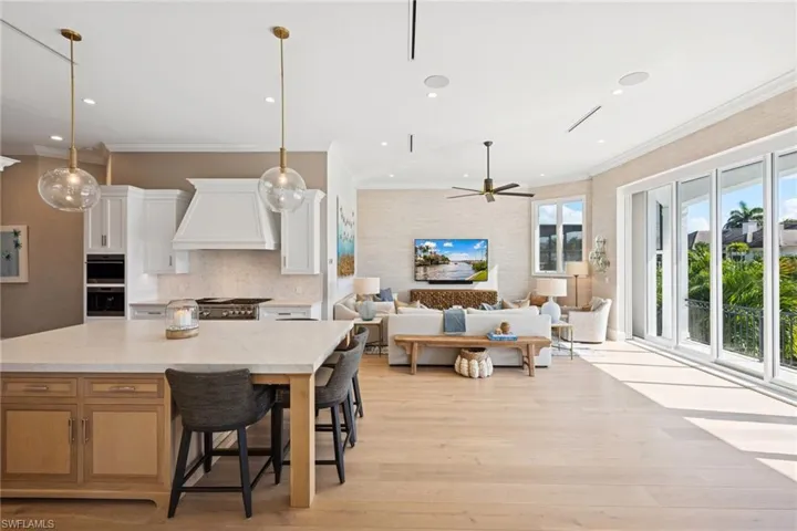 470 17th Ave S, Naples, Florida 34102