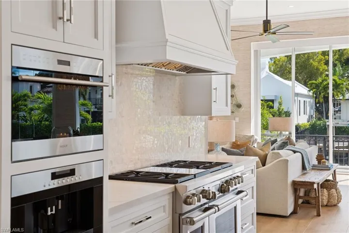 470 17th Ave S, Naples, Florida 34102