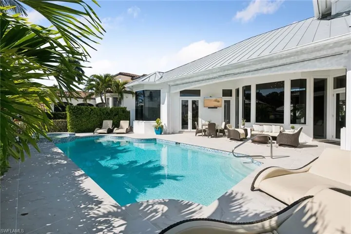 470 17th Ave S, Naples, Florida 34102