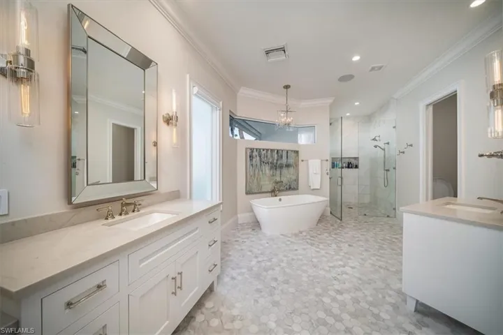 470 17th Ave S, Naples, Florida 34102