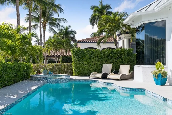 470 17th Ave S, Naples, Florida 34102