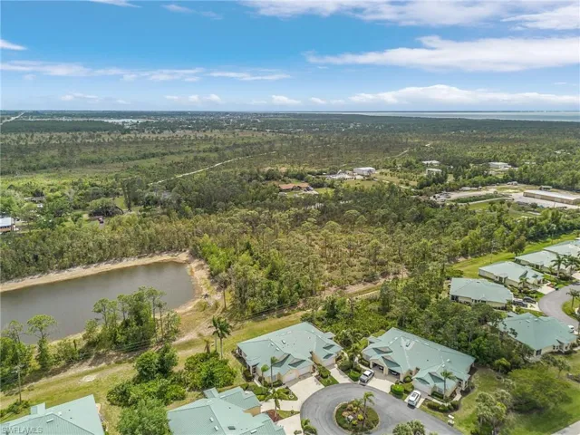 Villa has lake view