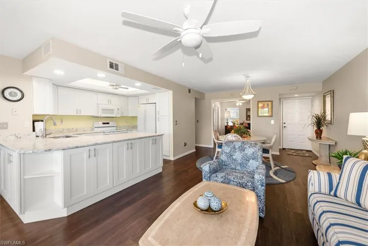 5805 Trailwinds Dr 314, Fort Myers, Florida 33907
