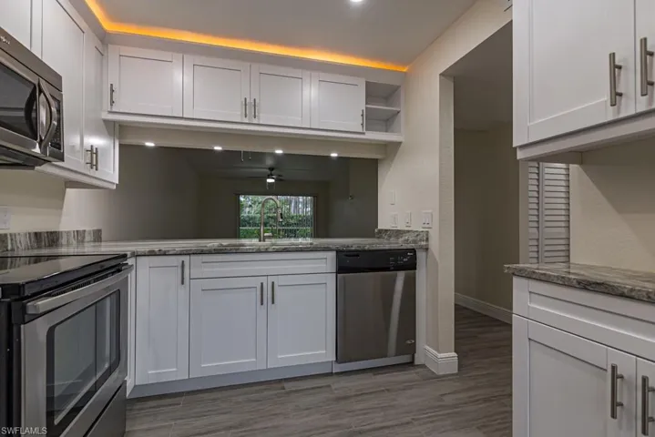 2562 Kings Lake Blvd, Naples, Florida 34112