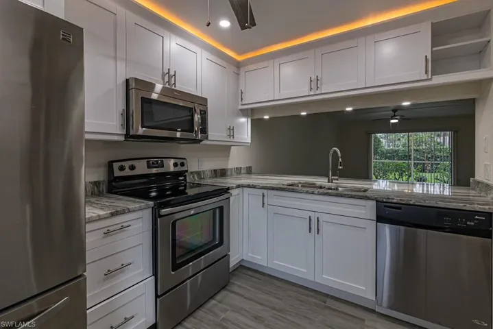 2562 Kings Lake Blvd, Naples, Florida 34112