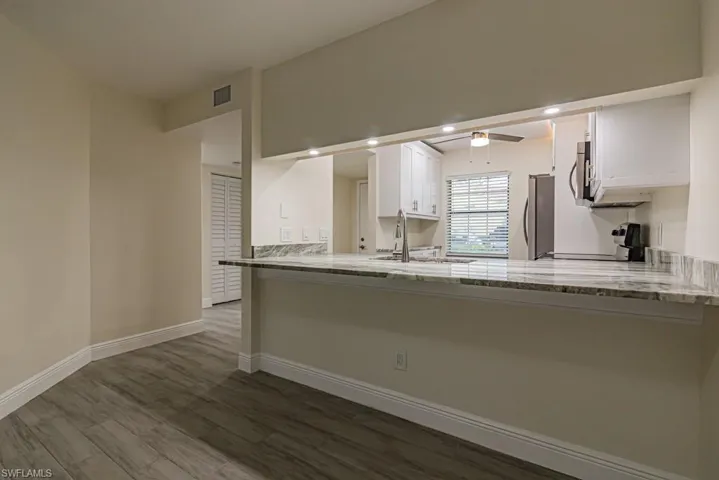 2562 Kings Lake Blvd, Naples, Florida 34112