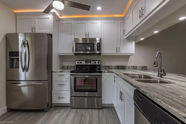 2562 Kings Lake Blvd, Naples, Florida 34112