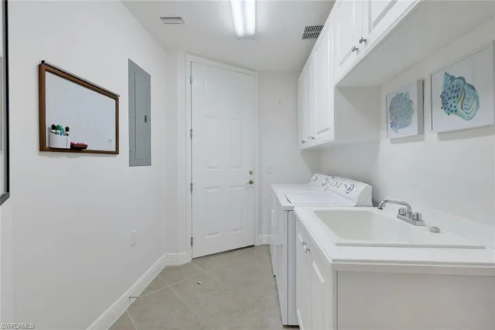 9255 Museo Cir 102, Naples, Florida 34114