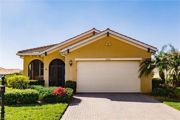 THIS AMAZING POOL HOME IS LOCATED ON THE CORNER LOT OF A VERY PRIVATE STREET! NO NEIGHBORS TO ONE SIDE! NOTE:    THE ROOF WAS RECENTLY INSPECTED & CLEANED IN FEBRUARY/2024.