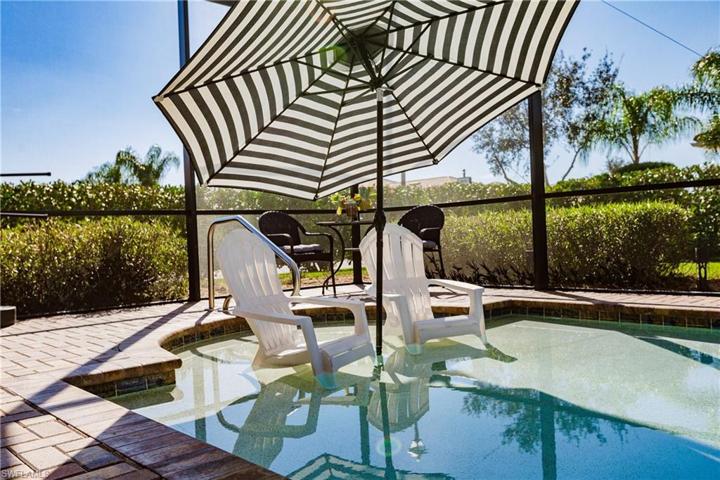JUST PICTURE YOURSELF TAKING SUNTANS IN YOUR VERY OWN PRIVATE PIECE OF PARADISE!