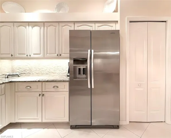 Kitchen has Pantry