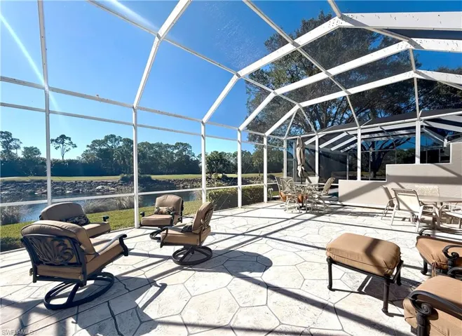 Huge Screened in Back Lanai