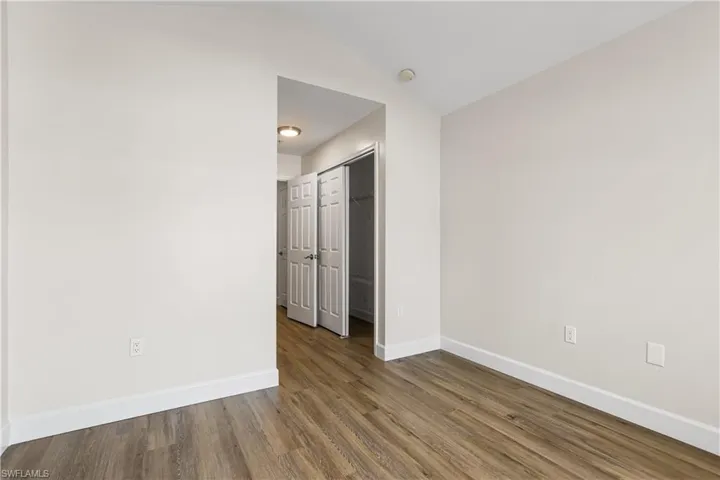835  Hampton  CIR, Naples, FL 34105