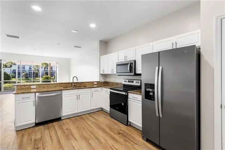 835  Hampton  CIR, Naples, FL 34105