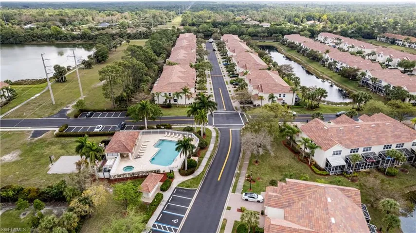 835  Hampton  CIR, Naples, FL 34105