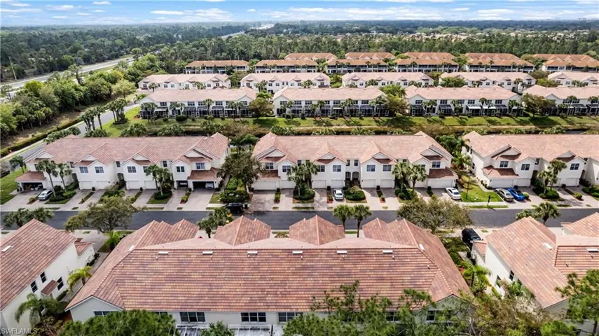 835  Hampton  CIR, Naples, FL 34105