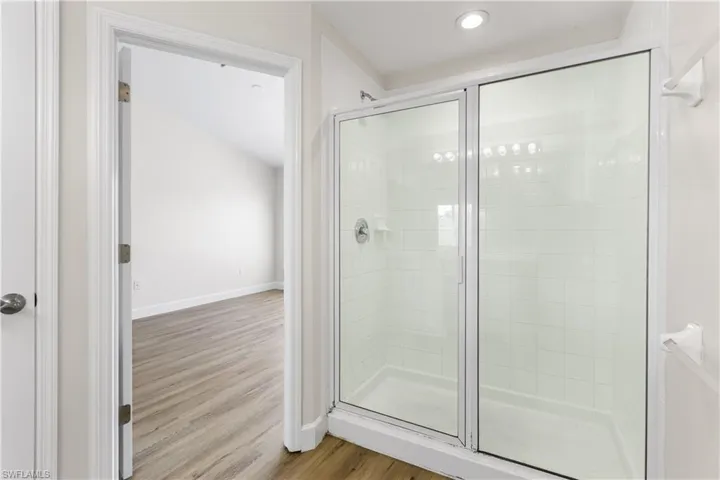 835  Hampton  CIR, Naples, FL 34105