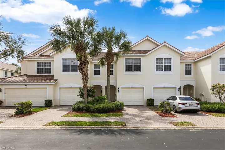 835  Hampton  CIR, Naples, FL 34105
