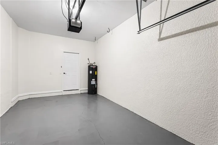 835  Hampton  CIR, Naples, FL 34105