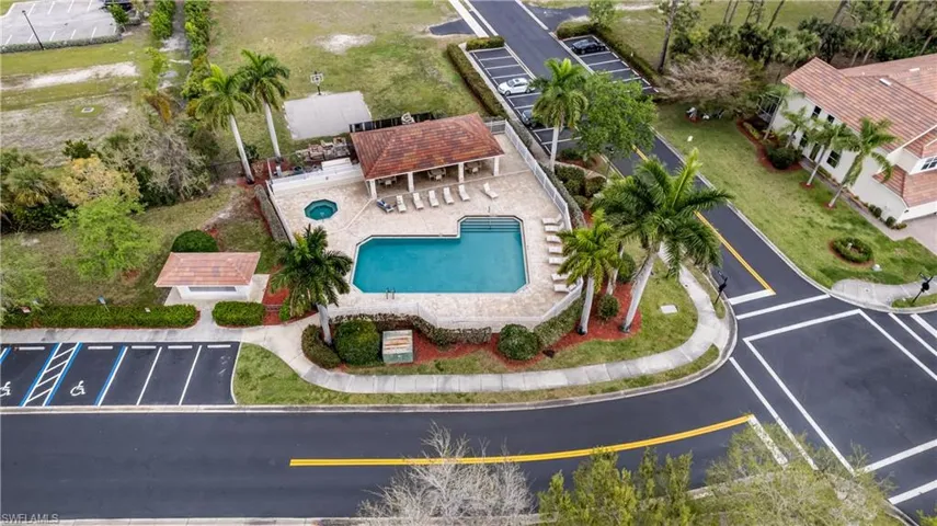 835  Hampton  CIR, Naples, FL 34105