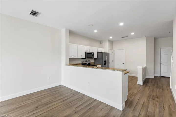 835  Hampton  CIR, Naples, FL 34105