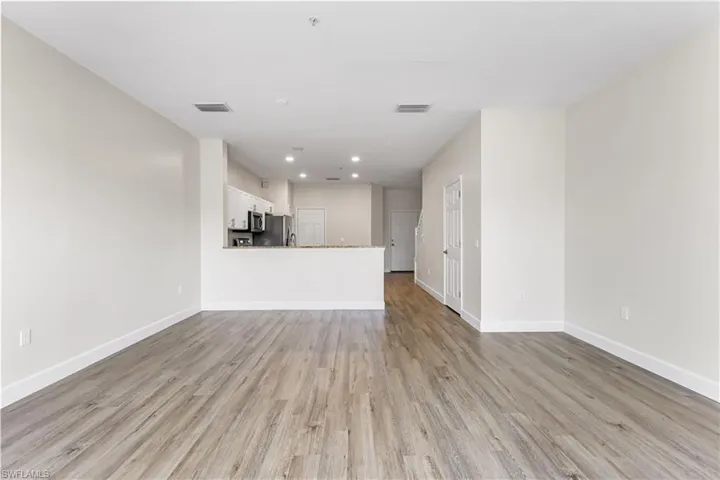 835  Hampton  CIR, Naples, FL 34105