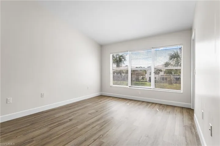 835  Hampton  CIR, Naples, FL 34105