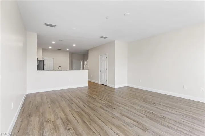 835  Hampton  CIR, Naples, FL 34105
