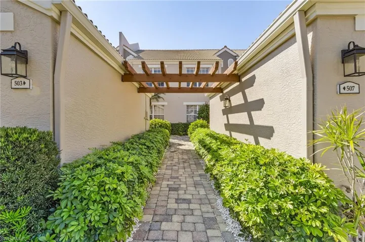 5693 Heron Ln 503, Naples, Florida 34110