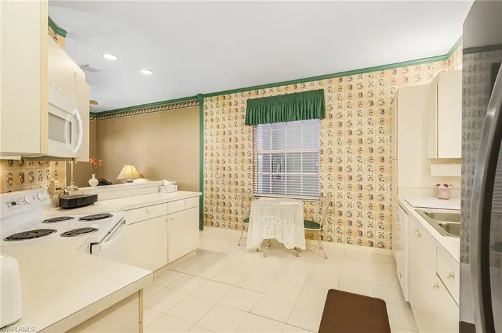 5693 Heron Ln 503, Naples, Florida 34110