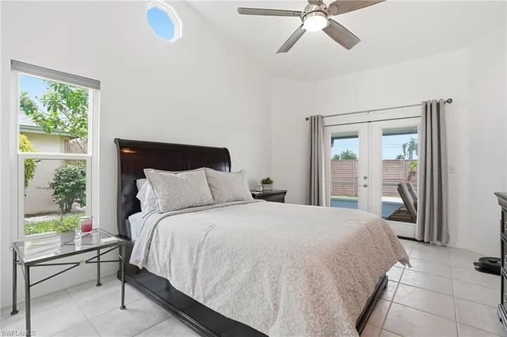 132 Bordeaux Cir, Naples, Florida 34112