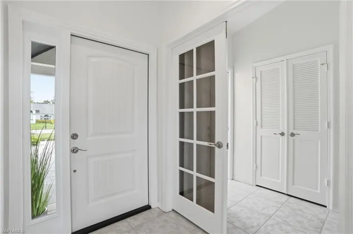 132 Bordeaux Cir, Naples, Florida 34112