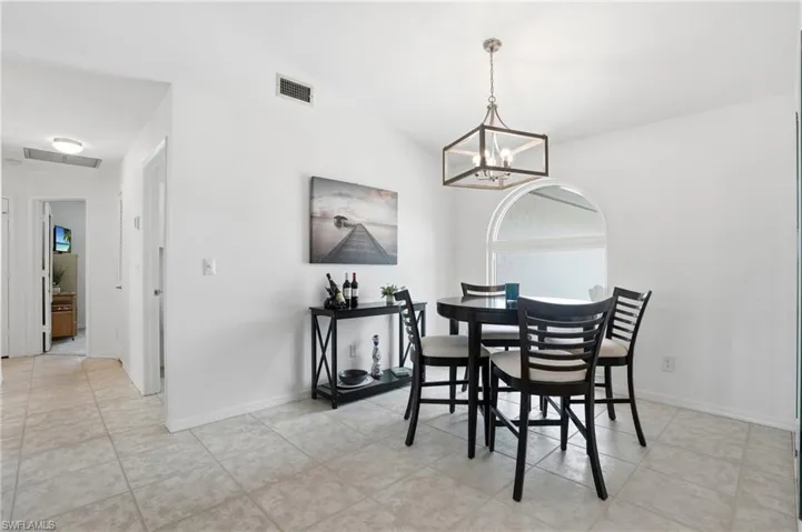 132 Bordeaux Cir, Naples, Florida 34112