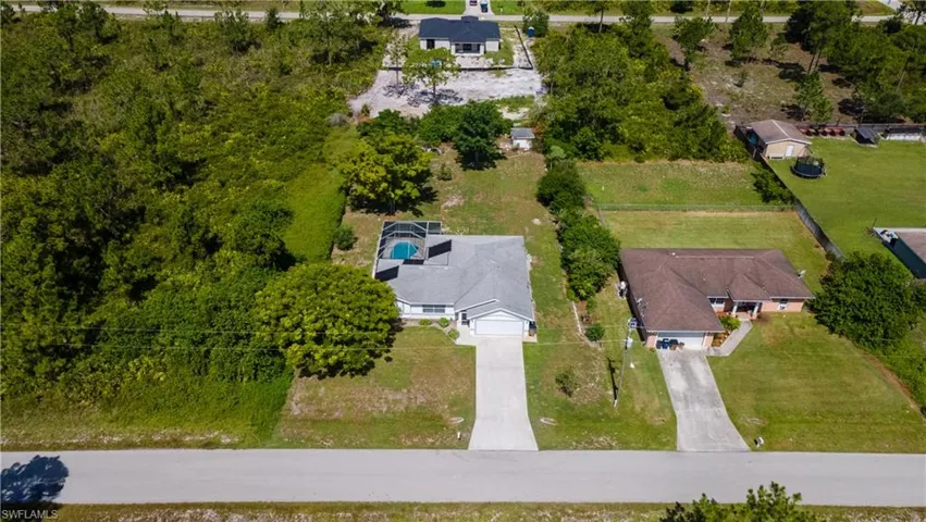 Aerial view of property and surrounding area