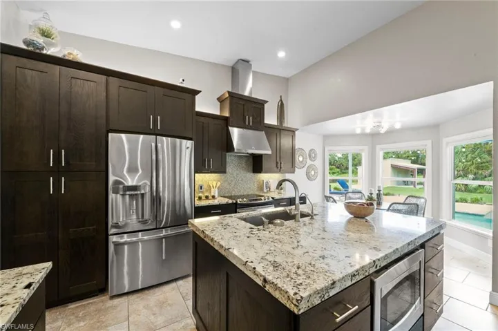 681 15th St Sw, Naples, Florida 34117