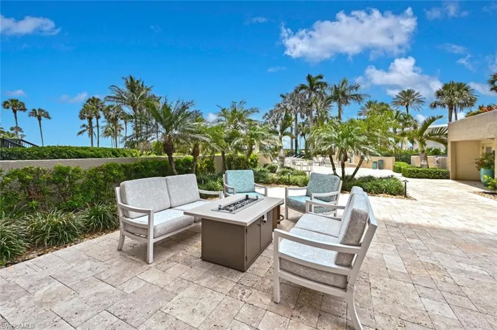 Pool deck fire pit