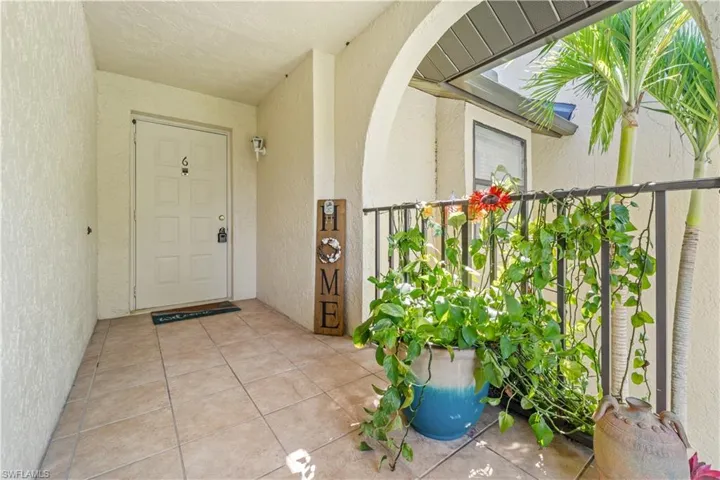 8565 Charter Club Cir 6, Fort Myers, Florida 33919