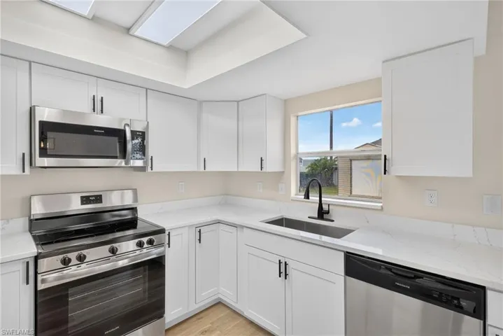 842 2nd St, Cape Coral, Florida 33993