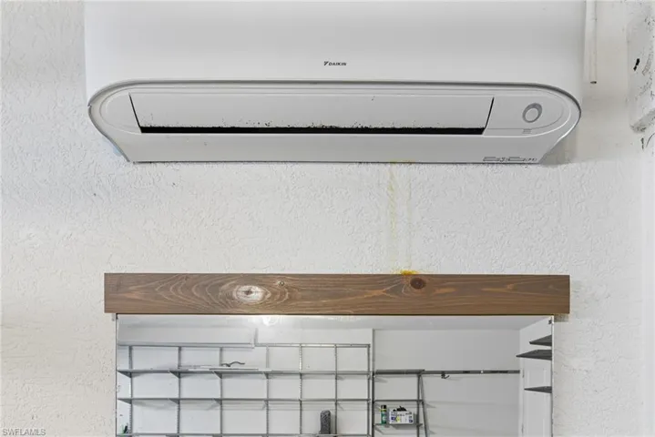 "Daikin" Mini-Split