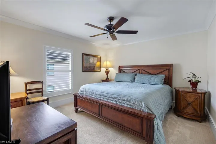 526  Lake Louise  CIR, Naples, FL 34110
