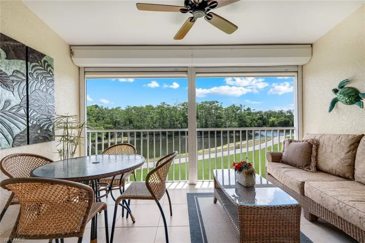 526  Lake Louise  CIR, Naples, FL 34110