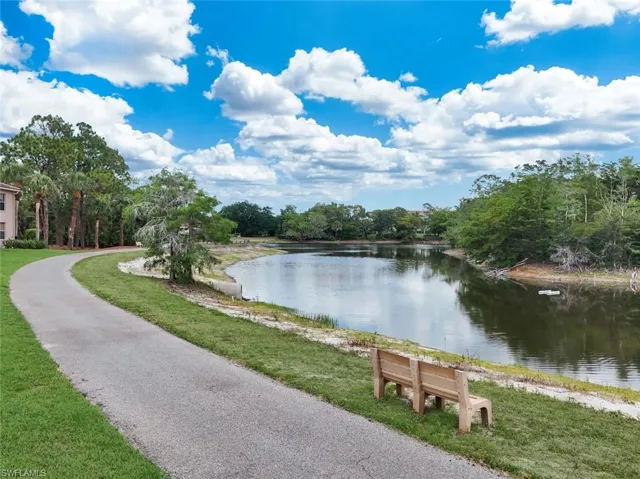 526  Lake Louise  CIR, Naples, FL 34110