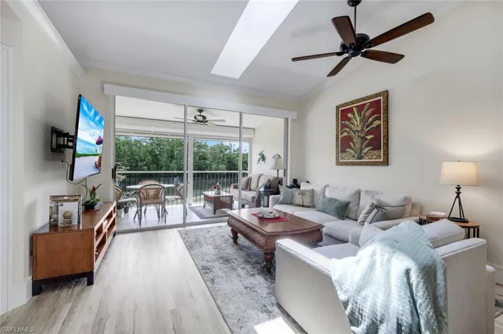 526  Lake Louise  CIR, Naples, FL 34110