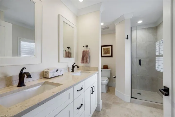 526  Lake Louise  CIR, Naples, FL 34110