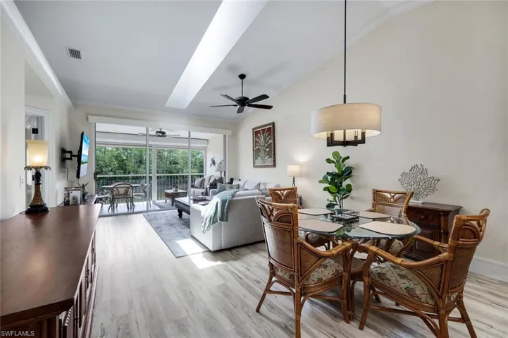 526  Lake Louise  CIR, Naples, FL 34110