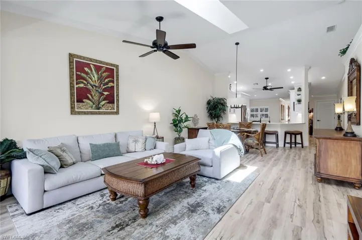 526  Lake Louise  CIR, Naples, FL 34110