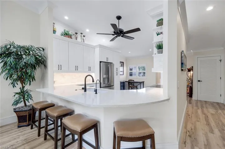 526  Lake Louise  CIR, Naples, FL 34110