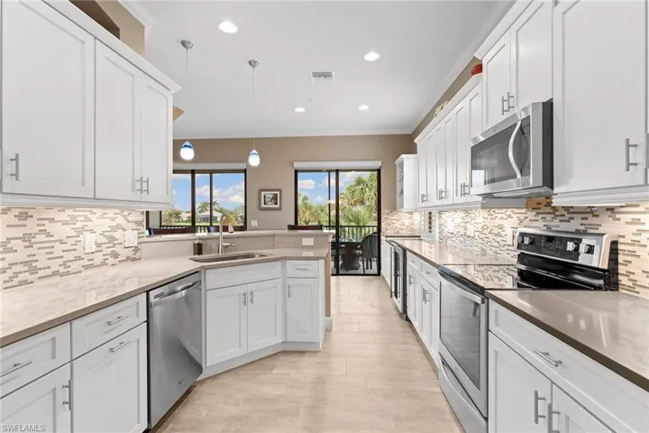 12041 Covent Garden Ct 2202, Naples, Florida 34120